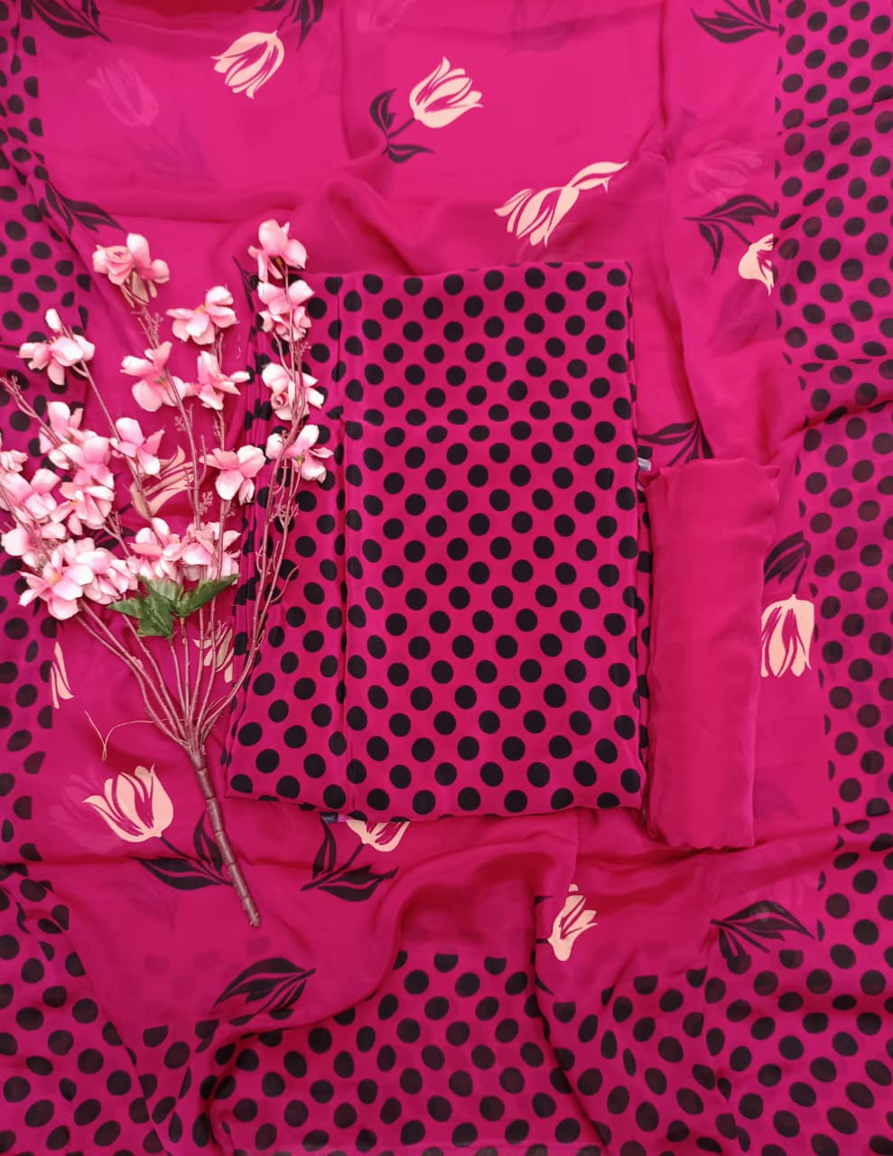 Maganta Polka Dot Crepe Suit Set with Chiffon Dupatta