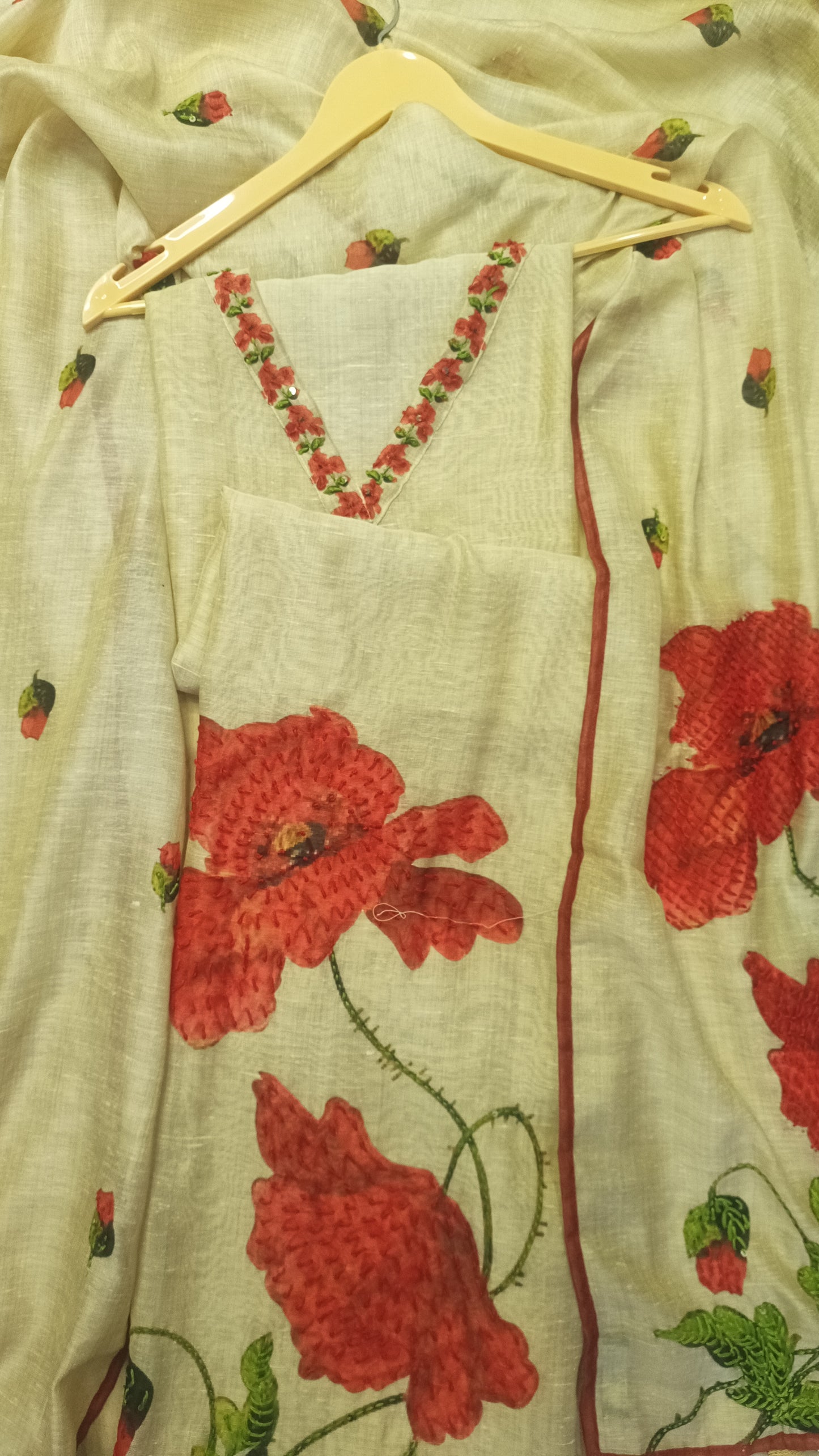 Beige Red Lilen Suit