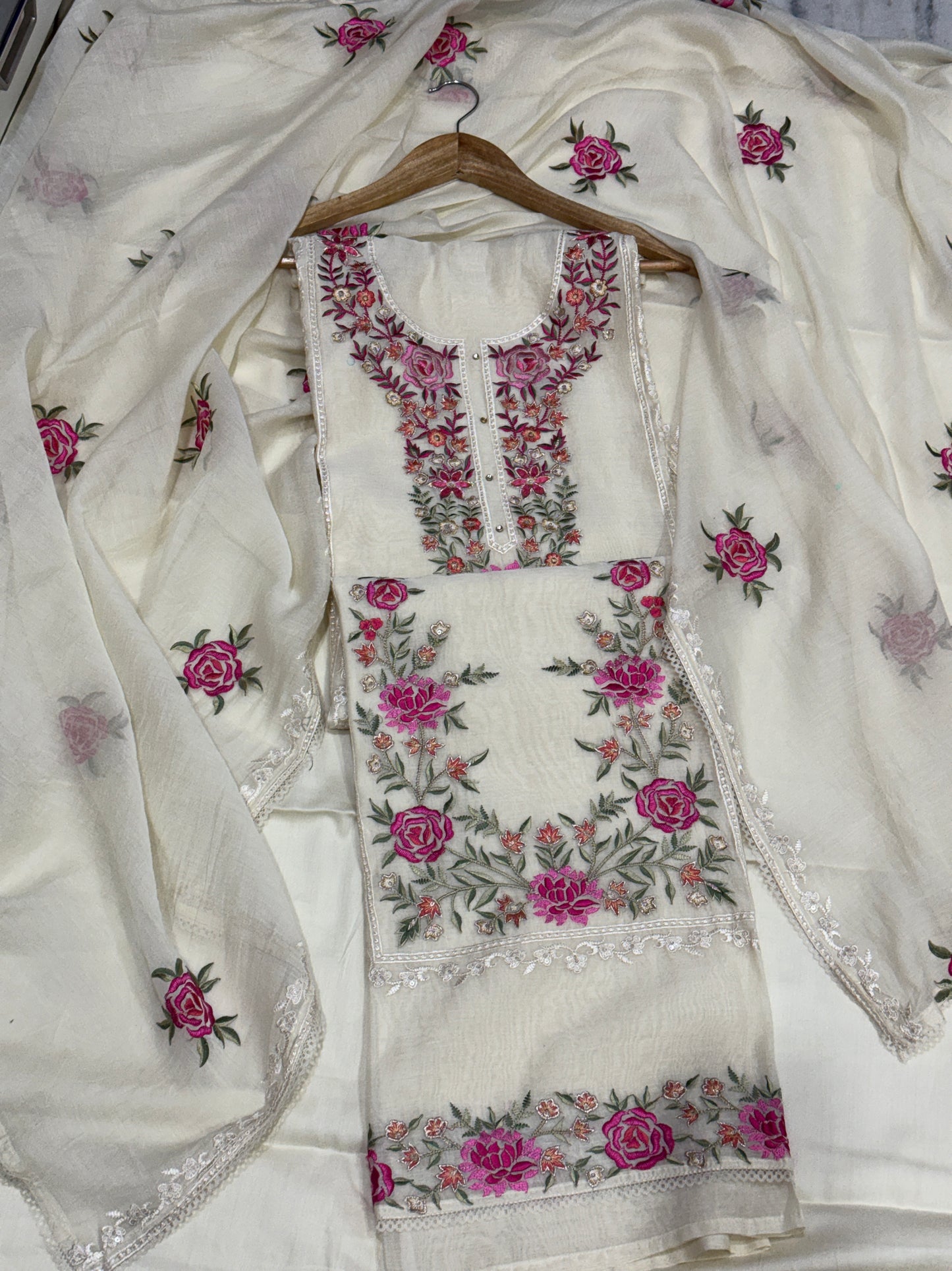 Cream/Hotpink Mul Suit