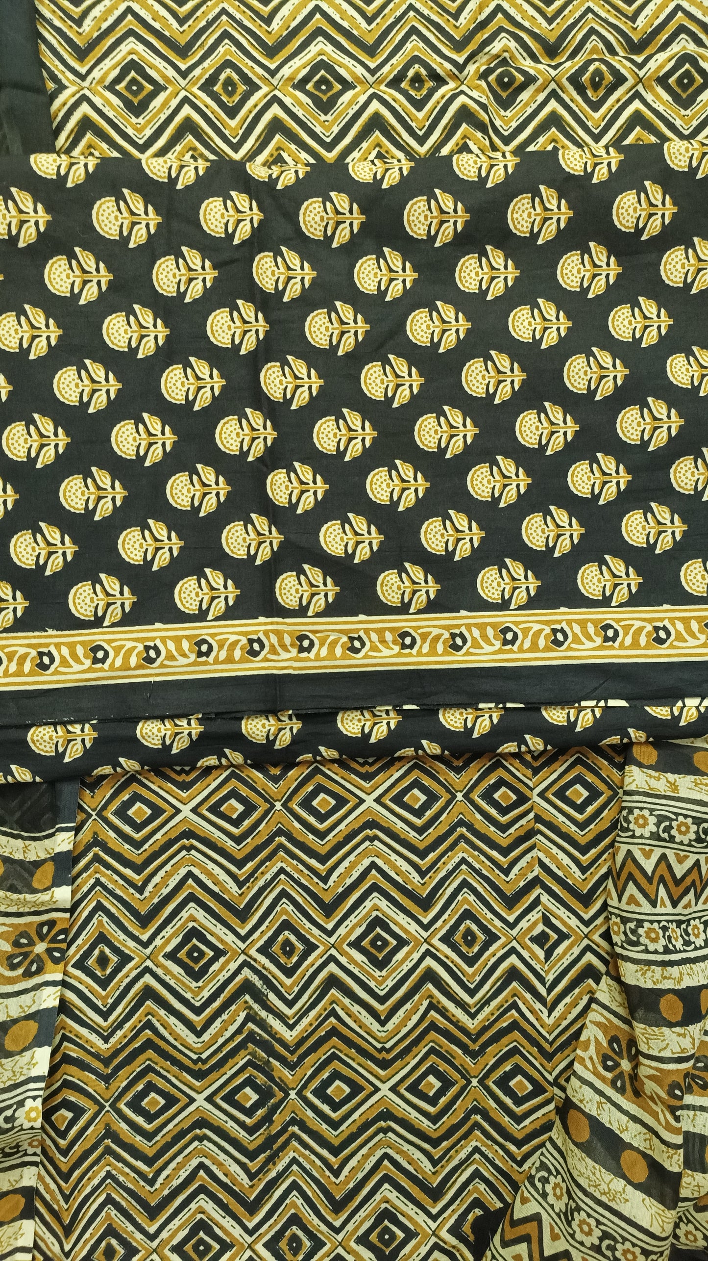 BlackMustard pholpatti Suit