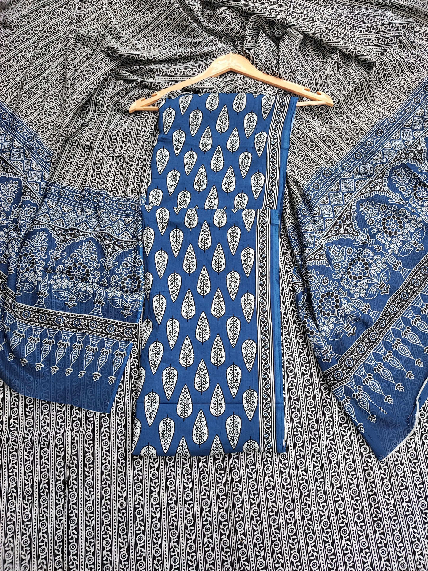 Blue Leaf Suit