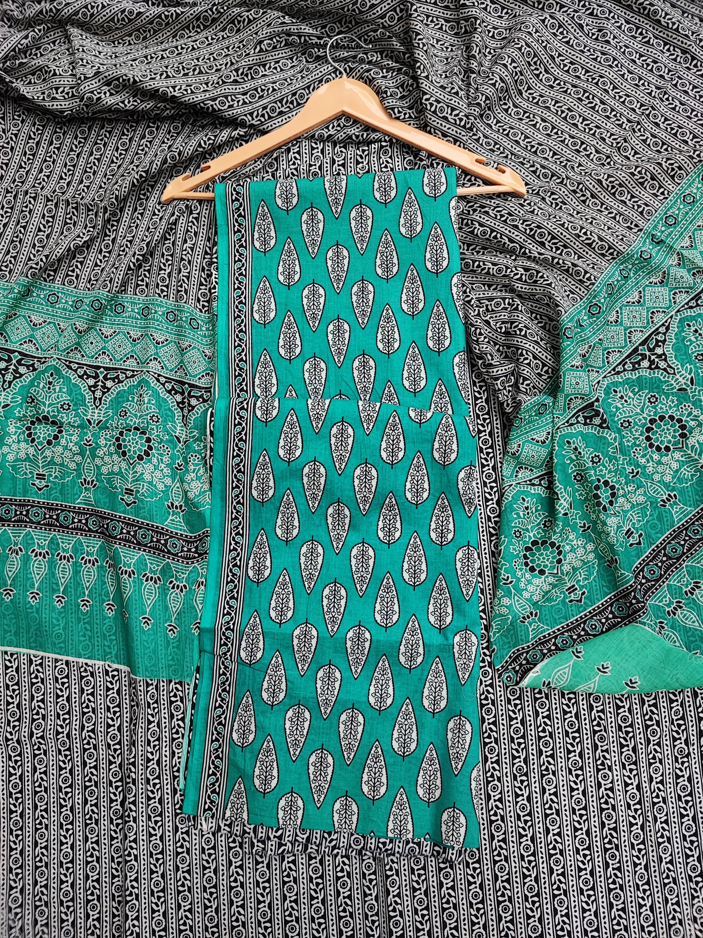 Rama Green Leaf Suit